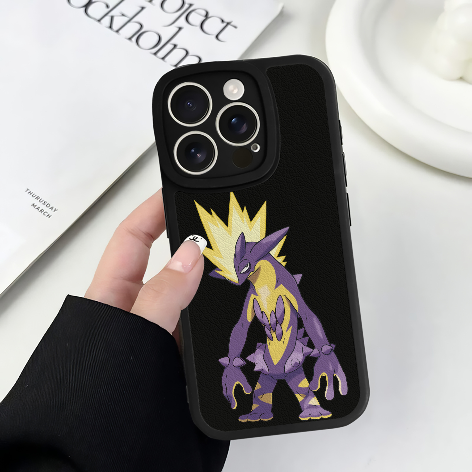 （画像用） ポケットモンスター Pokémon 【iPhone 16シリーズ対応】シリコンスマホケース（レザー調） 材質：シリコン